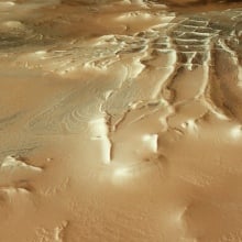 German space agency camera photographing Mars' formation