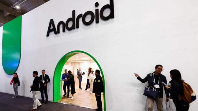 Android logo on wall