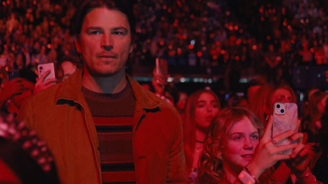 Josh Hartnett and Ariel Donoghue in "Trap"