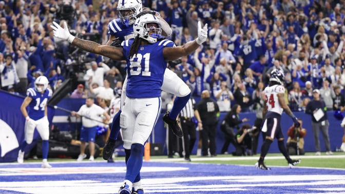 Mo Alie-Cox of the Indianapolis Colts celebrates